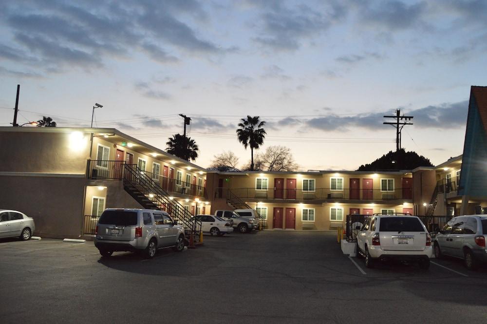 La Casa Inn Пасадена Екстер'єр фото